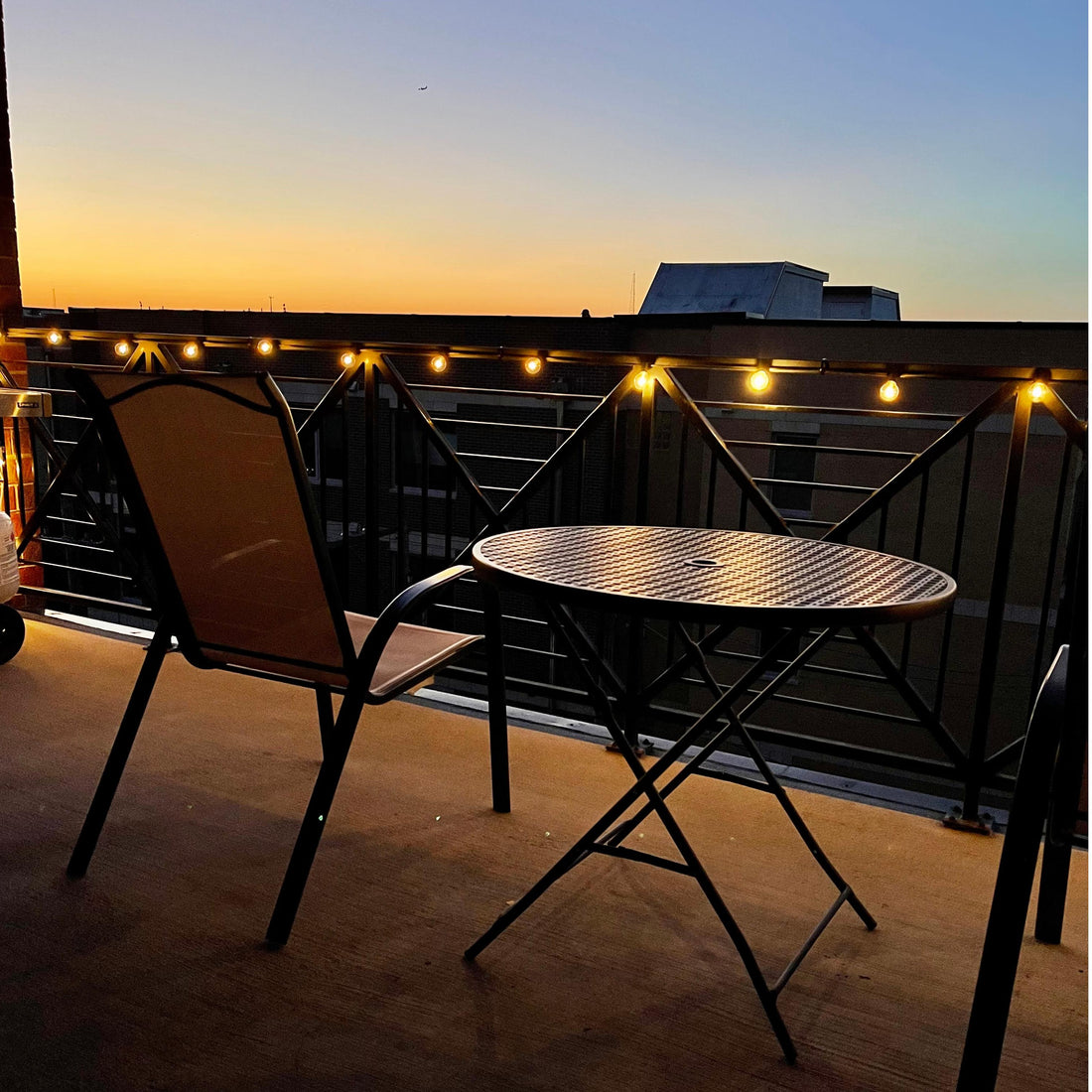 GLUROO WATERPROOF OUTDOOR STRING LIGHT