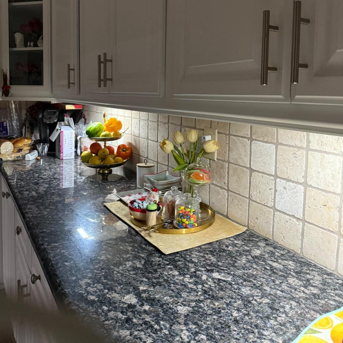 under kitchen cabinet lighting