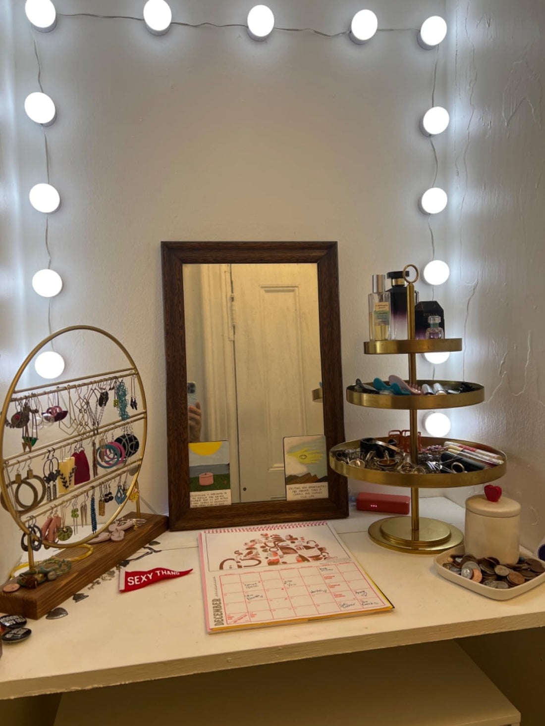 make up mirror with lights