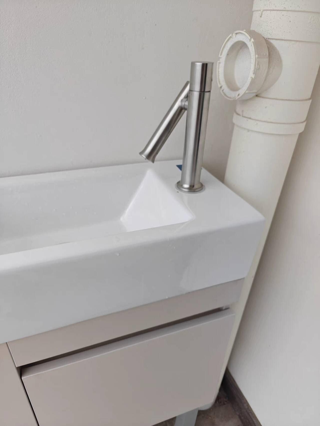 Bathroom Faucet, 2 Spray Modes Basin Tap, Shower & Stream, 180° Swivel, Stainless Steel